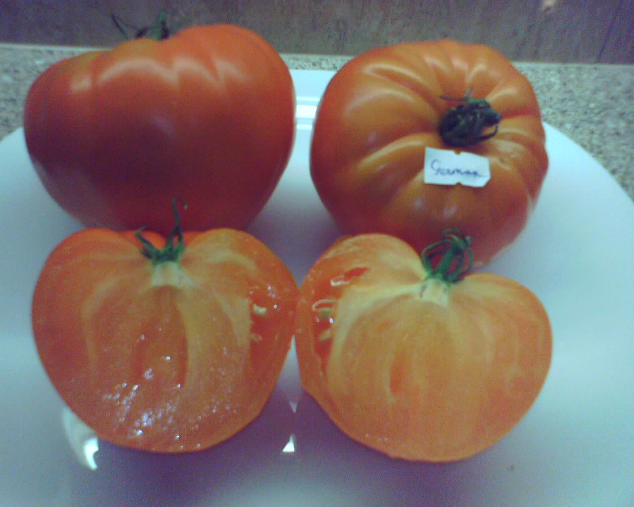 German_Orange_Strawberry_4_Cut